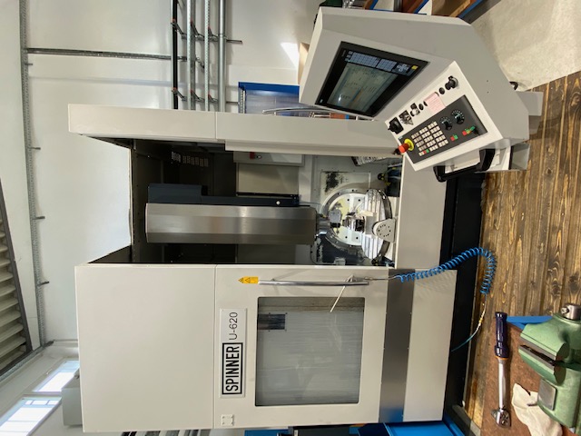 Spinner U-620 — 5-osni simultani rezkalni center